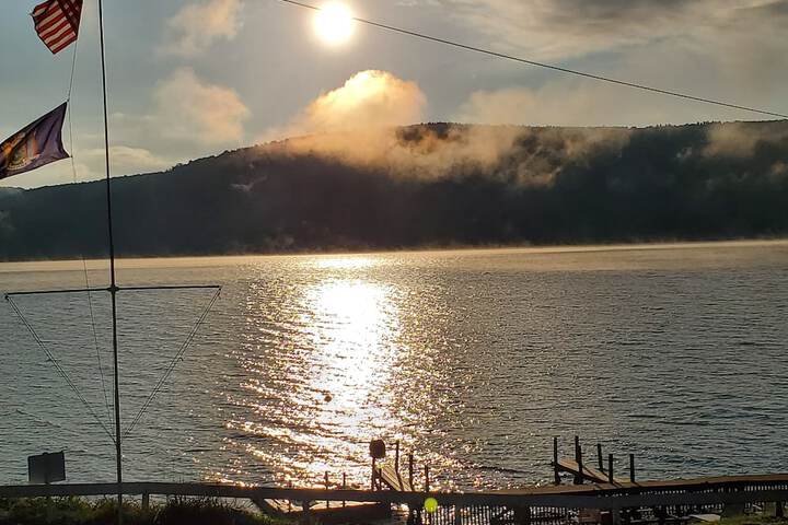 Lake View Motel