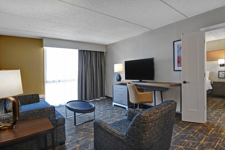 Room 44 of 170