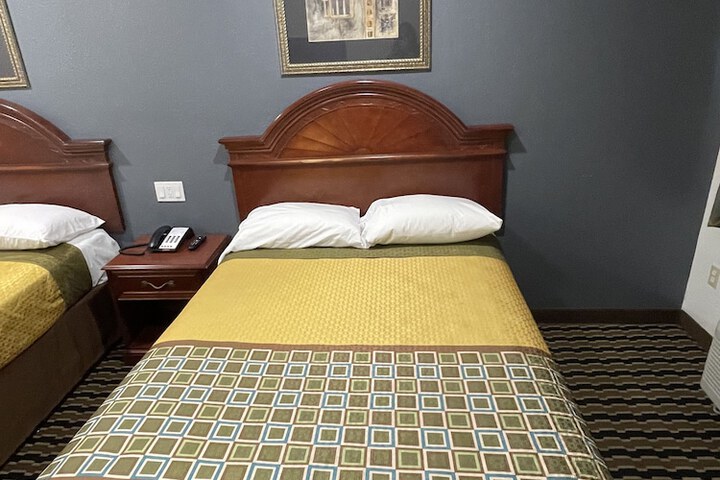 Room 15 of 25