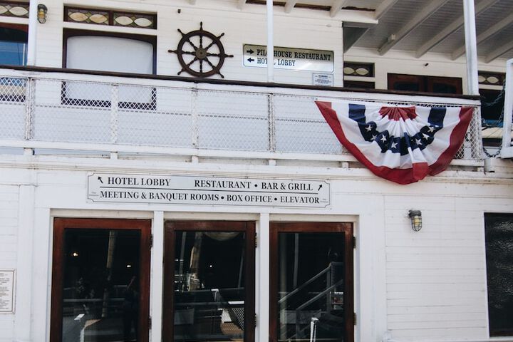 Delta King Hotel