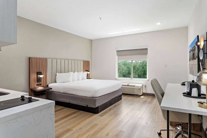 Room 32 of 54
