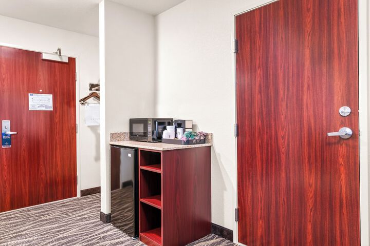 Cobblestone Hotel & Suites - Lynden