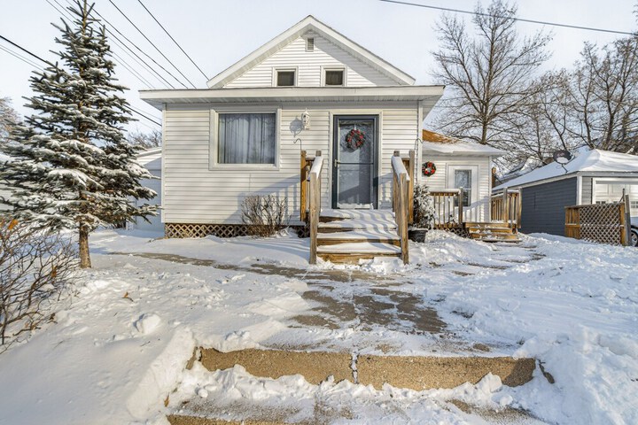 Charming Crookston Home: Walk to Downtown!