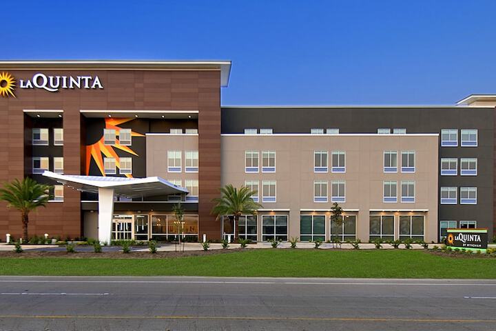 La Quinta Inn & Suites by Wyndham Texas City I 45