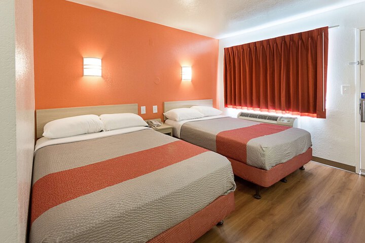 Room 27 of 29