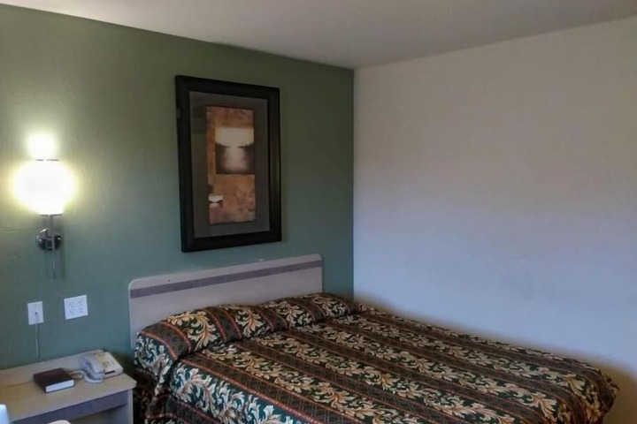 Room 9 of 23