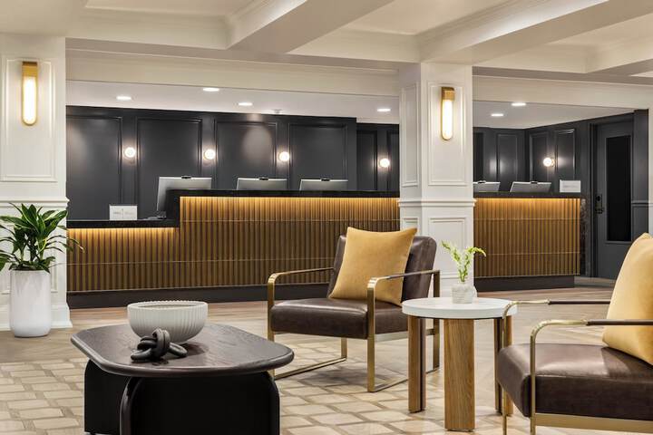 Hotel 5 of 147