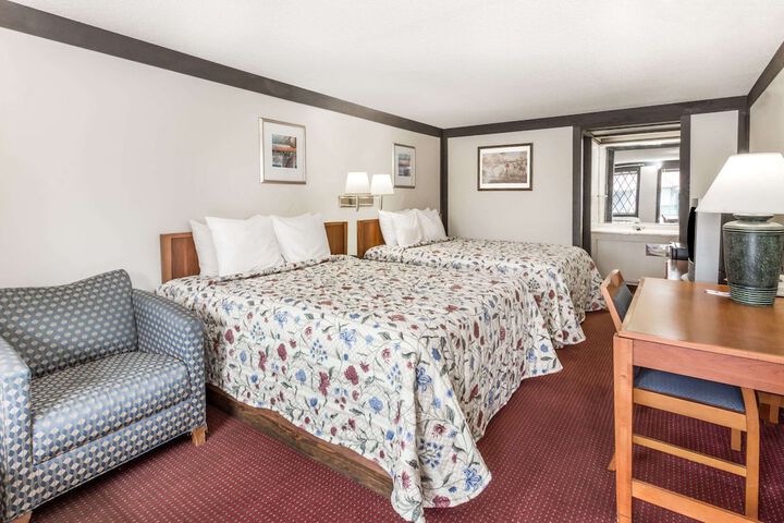 Room 6 of 19