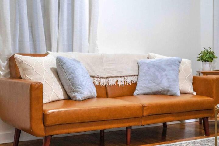 Cozy 2BR-Walk to Tufts & Green Line Near Boston!