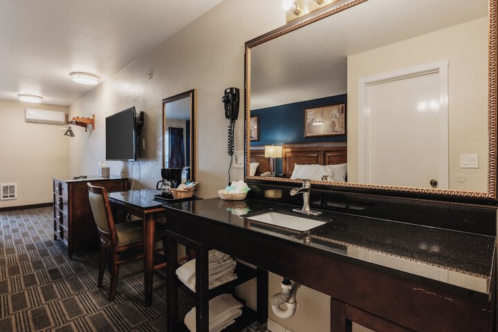 Water Front Inn