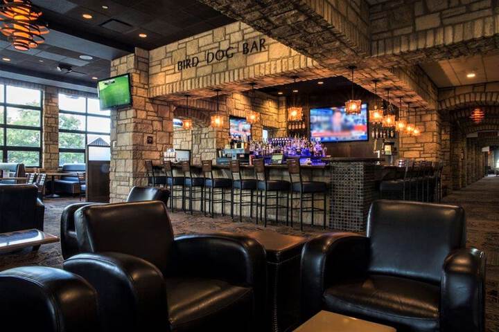 Lounge 161 of 174