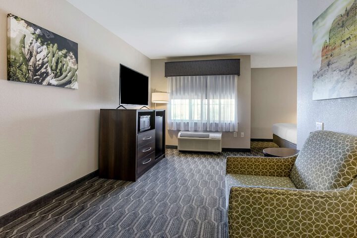 Room 28 of 41