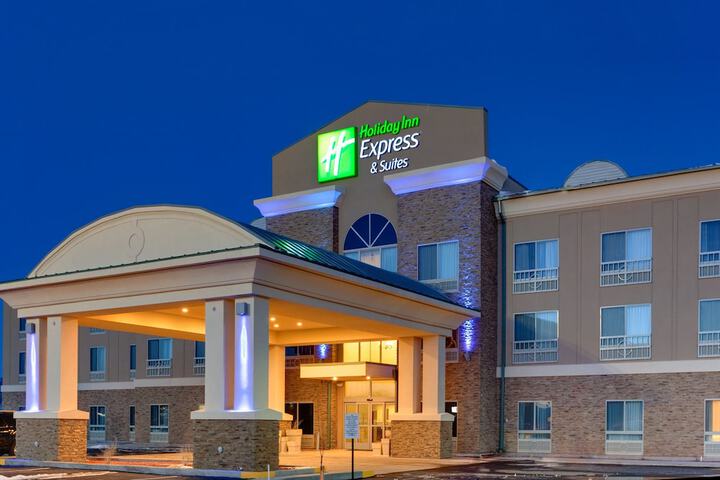Holiday Inn Express Hotel & Suites Grants - Milan by IHG