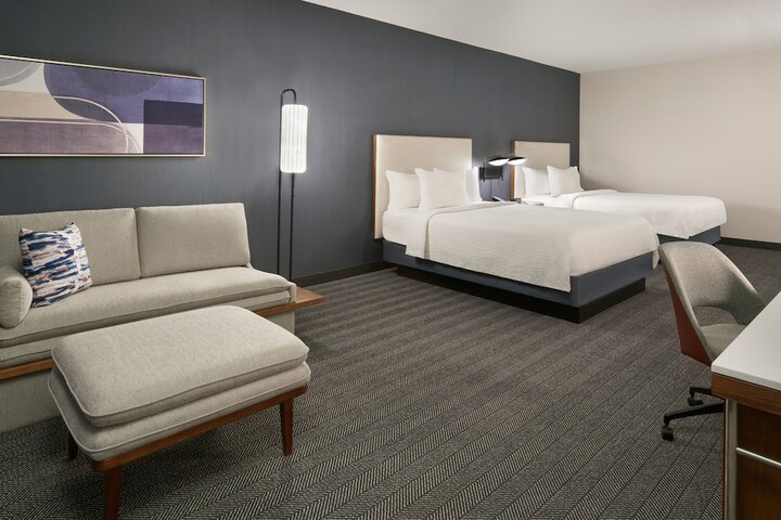 Room 25 of 33