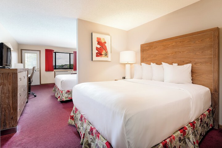 Natura Aloha Reach Resort