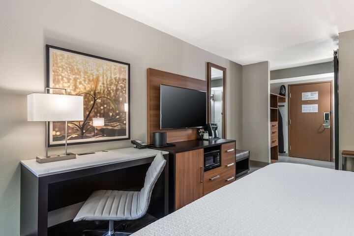 Best Western Atlanta-Marietta Ballpark Hotel