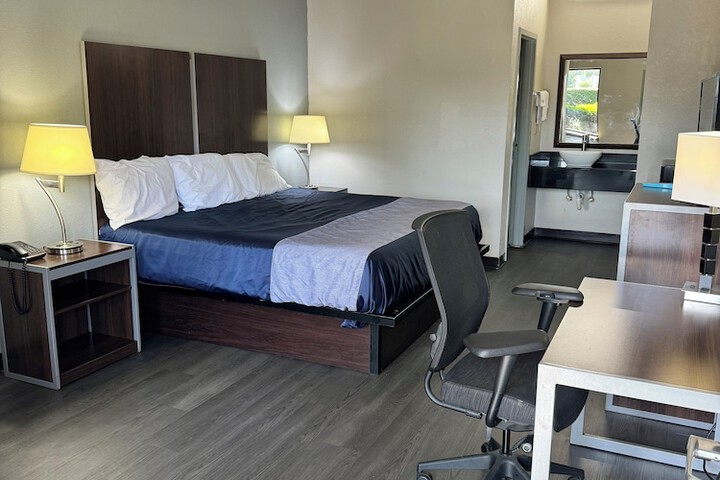 Room 17 of 29