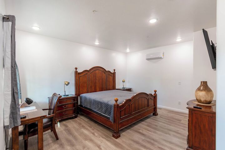 Hurricane Hideaway Lodging