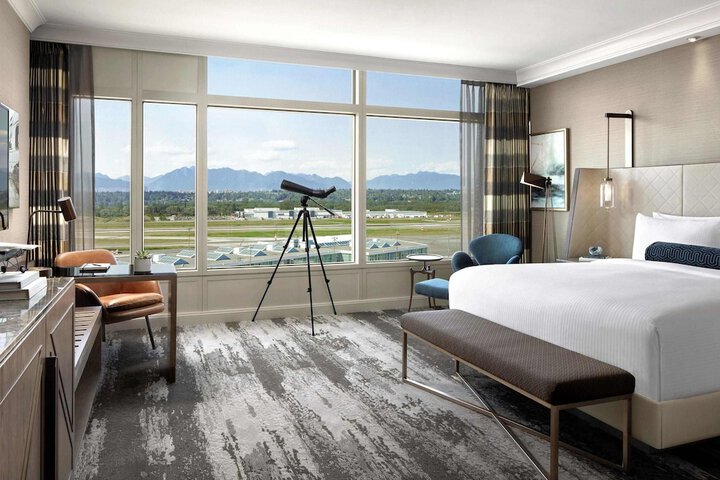 Fairmont Vancouver Airport In-Terminal Hotel