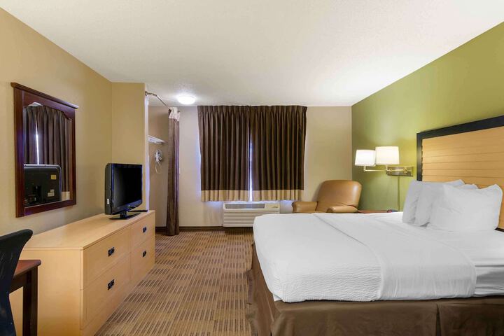 Room 9 of 33