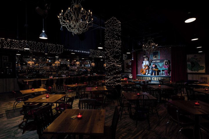 Lounge 95 of 100