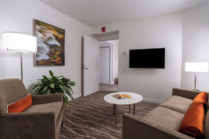 Room 32 of 72