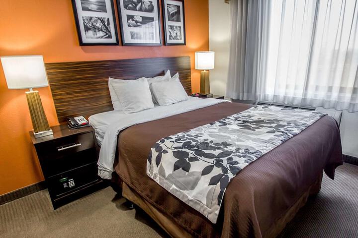 Room 11 of 27