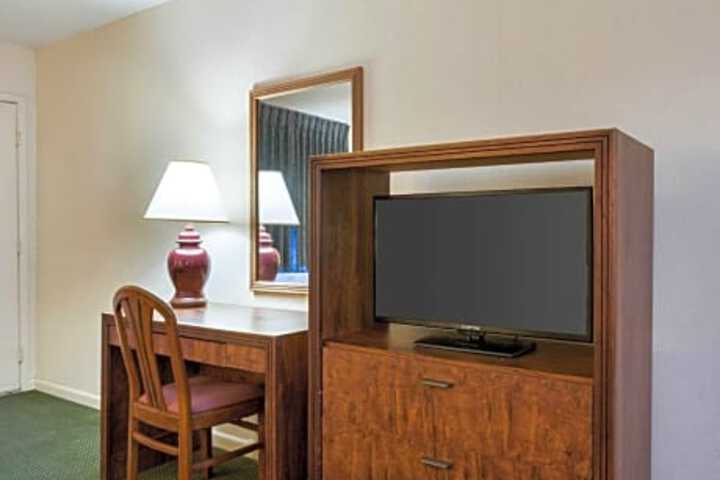 Jasper Inn & Suites