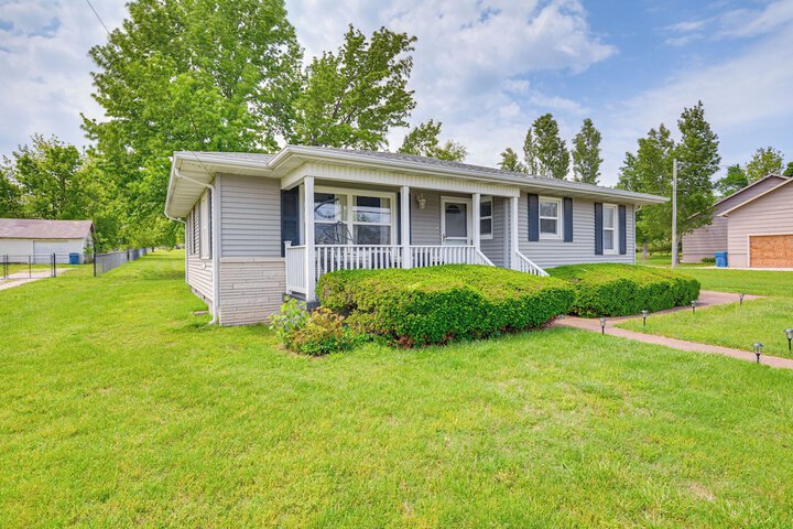 Walk to Restaurants: Stockton Home w / Game Room