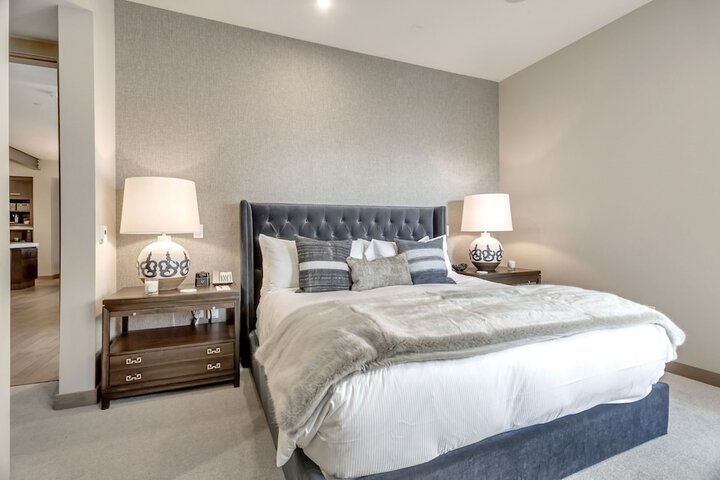 Room 210 of 306