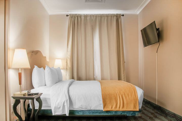 Room 20 of 39
