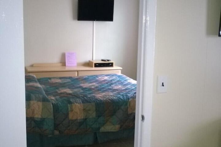 Room 10 of 12