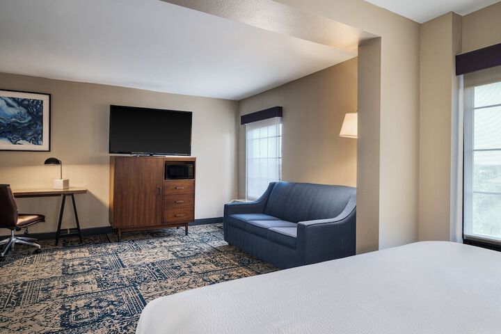 Room 34 of 60