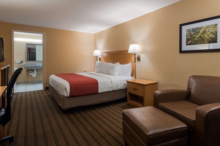 Room 14 of 28