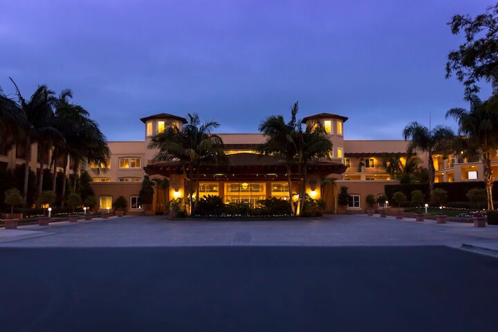 Hotel 1 of 116