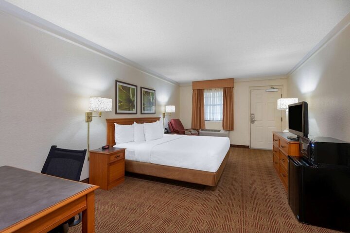 Room 35 of 36