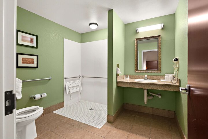 Room 20 of 35