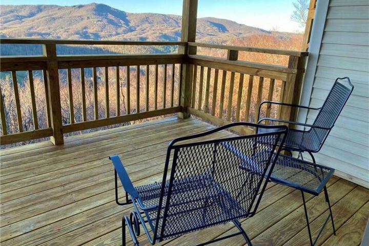 Serene & Comfy - Stunning View & Long - Jetted Tub
