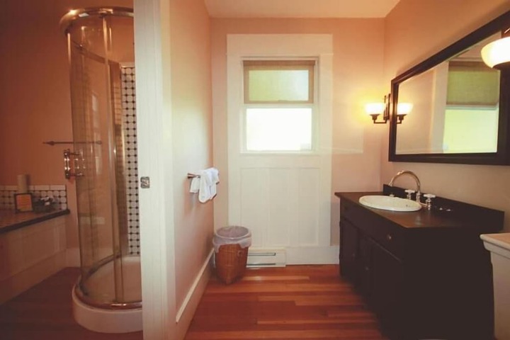 Room 27 of 58