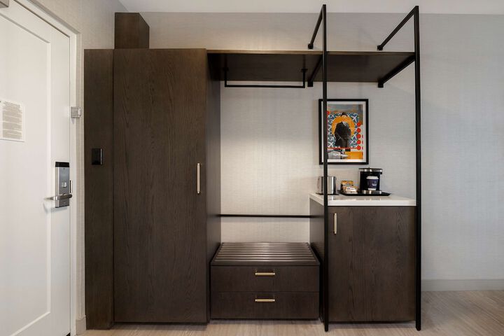 Room 42 of 82