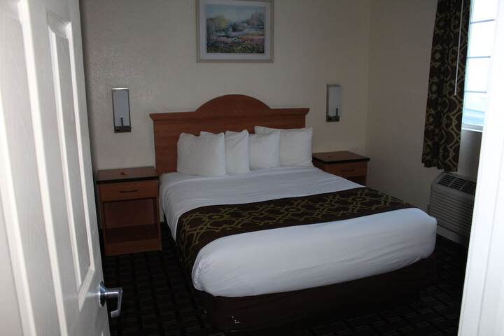 Room 37 of 76