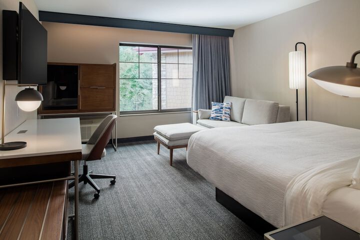 Room 22 of 32