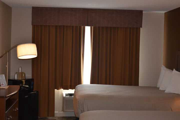 Room 11 of 28