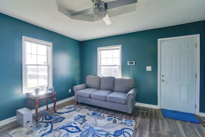 Walkable Hopkinsville Home w / Yard!