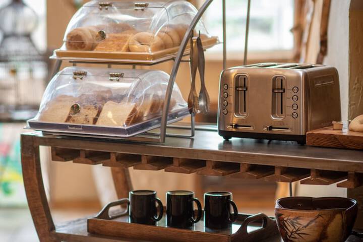 Breakfast/Coffee Service 70 of 100