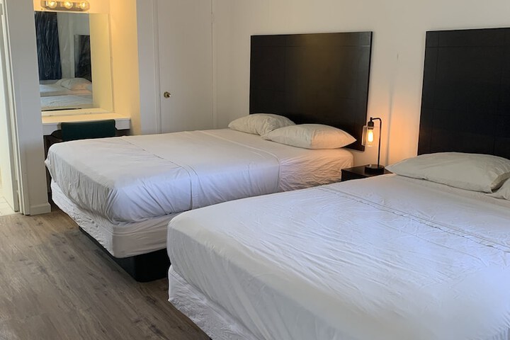 Room 5 of 7
