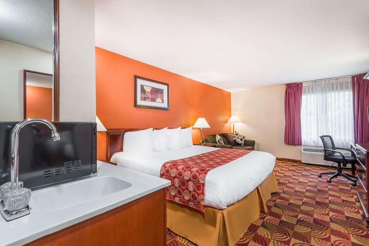 Room 13 of 25
