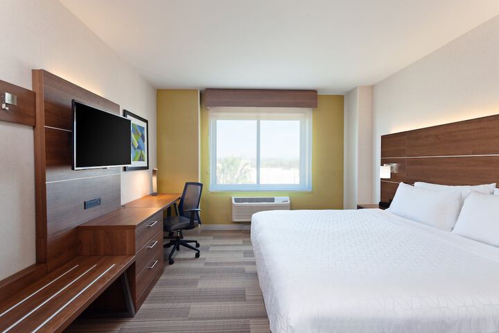 Room 17 of 38