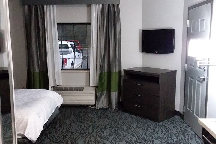 Room 38 of 59