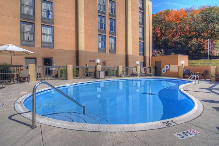 Pool 3 of 23